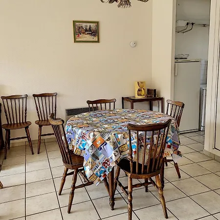 Jullouville, 2 Pieces, 4 Personnes - Fr-1-361-65 *